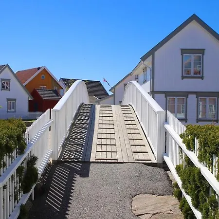 Lyngorporten Отель Gjeving